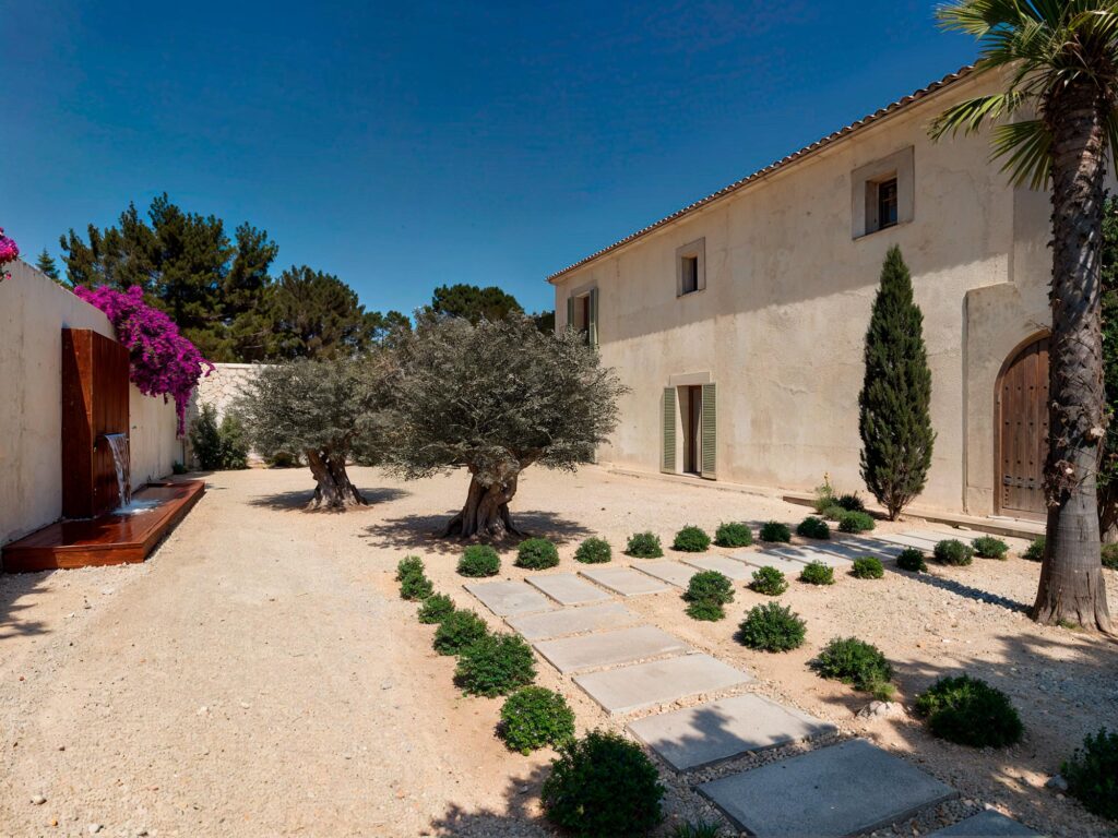 Fachada de una vivienda rústica mallorquina